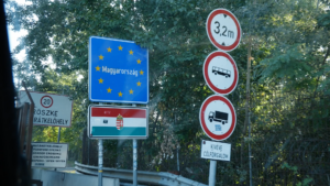 The Horgoš-Röszke road border crossing is currently closed to buses. 